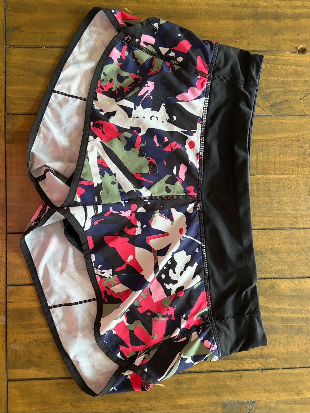 lululemon athletica Multicolor Abstract Print Running Skort with Black Waistband